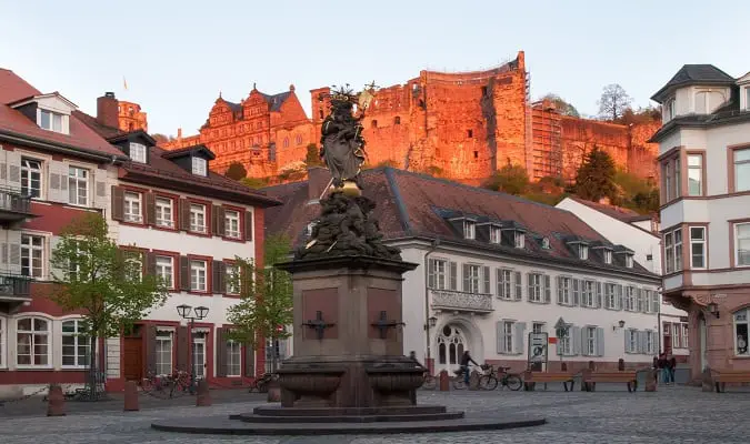 Vista para o Castelo de Heidelberg a partir do centro