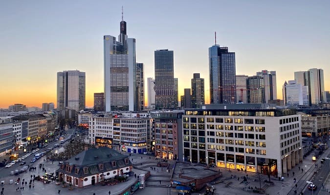 Preços de Hotéis e Passagens Aéreas para Frankfurt em Março