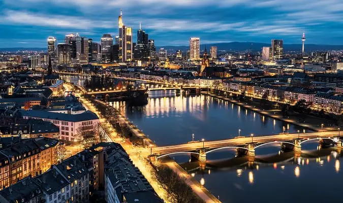 Preços de Hotéis e Passagens Aéreas para Frankfurt em Janeiro