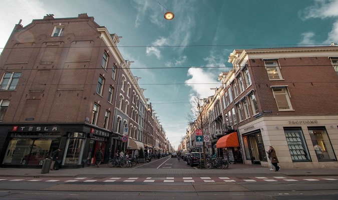 Rua de compras em Amsterdam