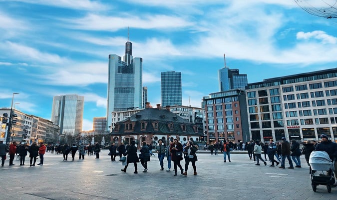 Razões para Estudar em Frankfurt: Imersão no Idioma