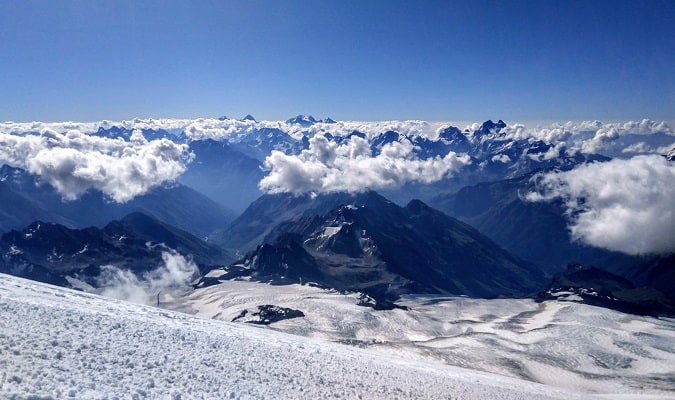 Com 5.642 m o Monte Elbrus é a montanha mais alta da Europa